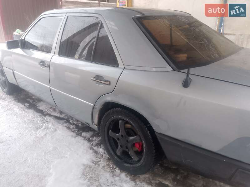 Седан Mercedes-Benz E-Class 1987 в Городке фото 2 Седан Mercedes-Benz E-Class 1987 в Городке