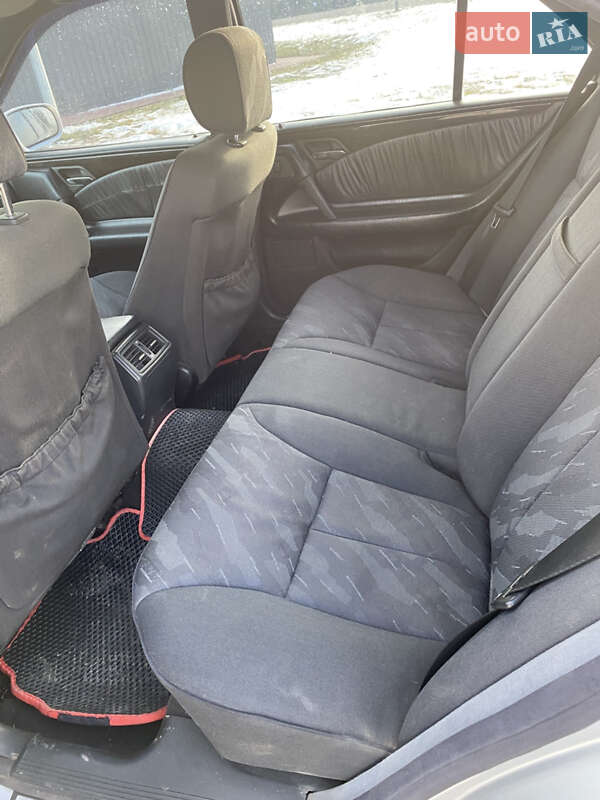 Седан Mercedes-Benz E-Class 1996 в Івано-Франківську