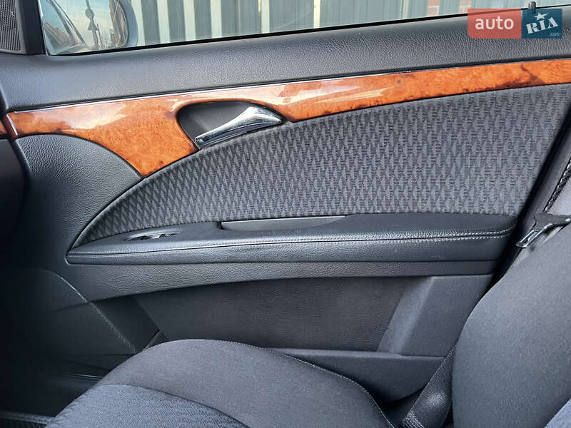 Седан Mercedes-Benz E-Class 2004 в Киеве фото 74 Седан Mercedes-Benz E-Class 2004 в Киеве
