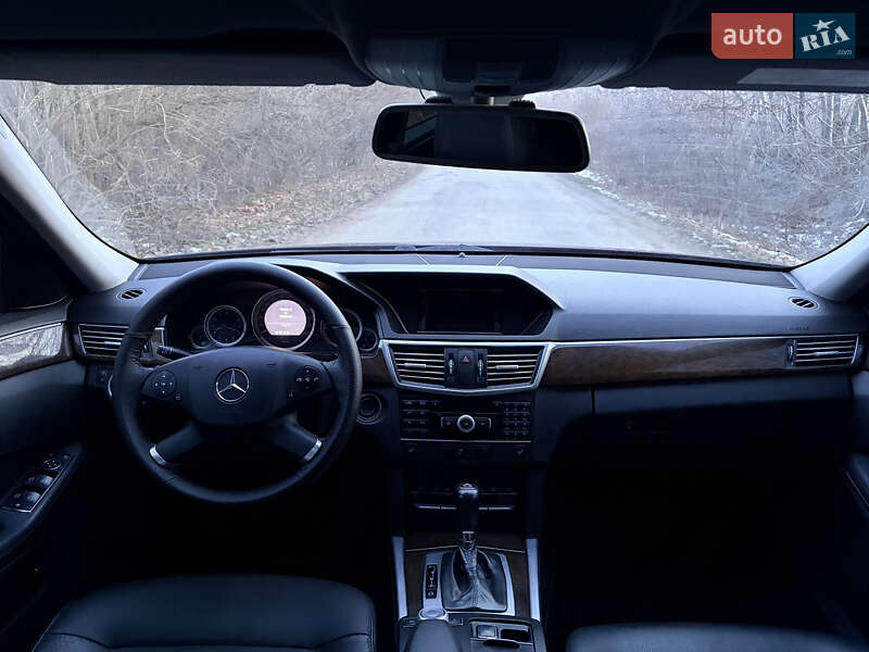Седан Mercedes-Benz E-Class 2010 в Вашковцах фото 10 Седан Mercedes-Benz E-Class 2010 в Вашковцах