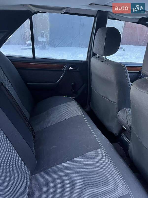 Седан Mercedes-Benz E-Class 1994 в Василькове