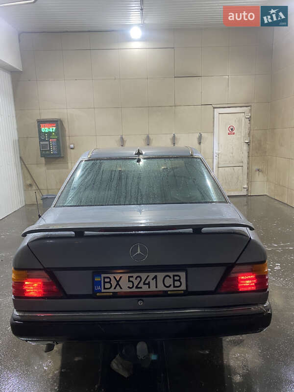 Седан Mercedes-Benz E-Class 1990 в Каменец-Подольском фото 5 Седан Mercedes-Benz E-Class 1990 в Каменец-Подольском