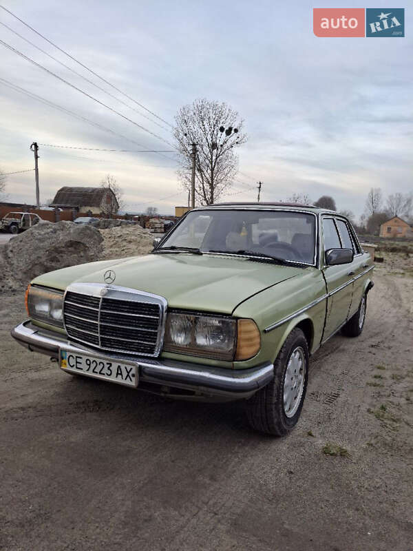 Mercedes-Benz E-Class 1982