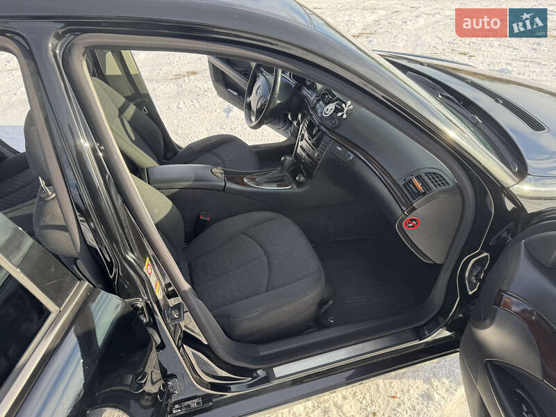 Седан Mercedes-Benz E-Class 2004 в Ходореві фото 28 Седан Mercedes-Benz E-Class 2004 в Ходореві
