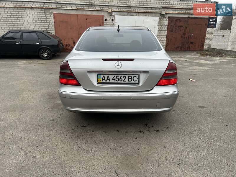 Седан Mercedes-Benz E-Class 2004 в Киеве