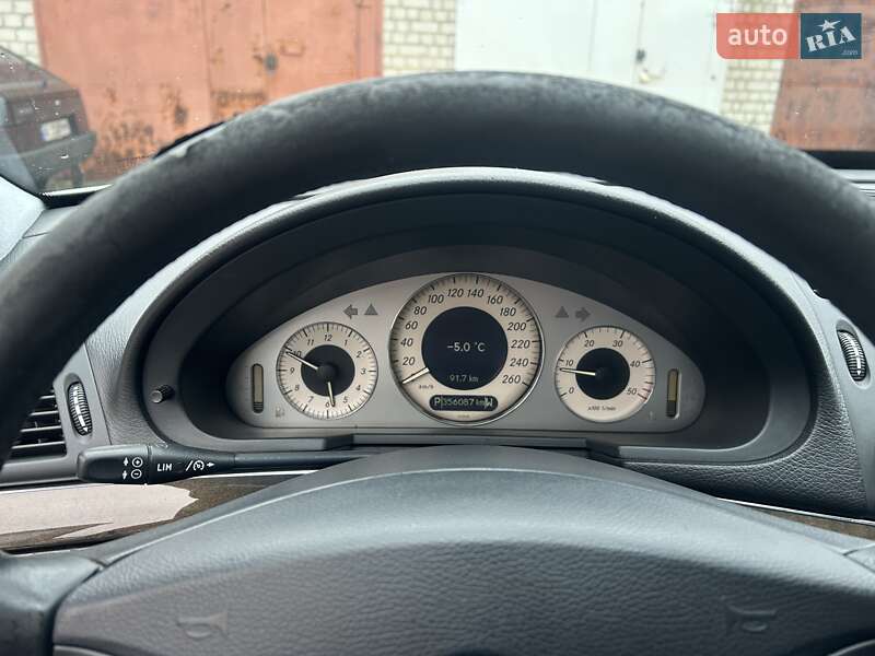 Седан Mercedes-Benz E-Class 2004 в Киеве