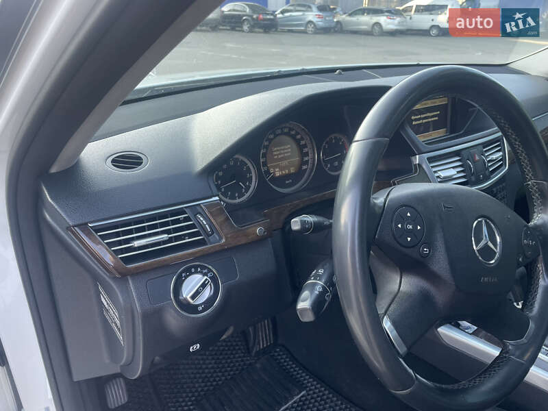 Седан Mercedes-Benz E-Class 2009 в Кам'янець-Подільському фото 68 Седан Mercedes-Benz E-Class 2009 в Кам'янець-Подільському