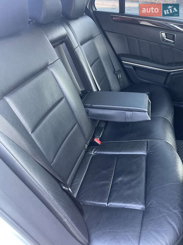 Седан Mercedes-Benz E-Class 2009 в Кам'янець-Подільському фото 91 Седан Mercedes-Benz E-Class 2009 в Кам'янець-Подільському