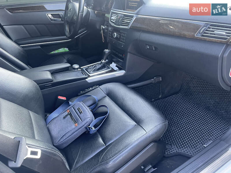 Седан Mercedes-Benz E-Class 2009 в Кам'янець-Подільському фото 93 Седан Mercedes-Benz E-Class 2009 в Кам'янець-Подільському
