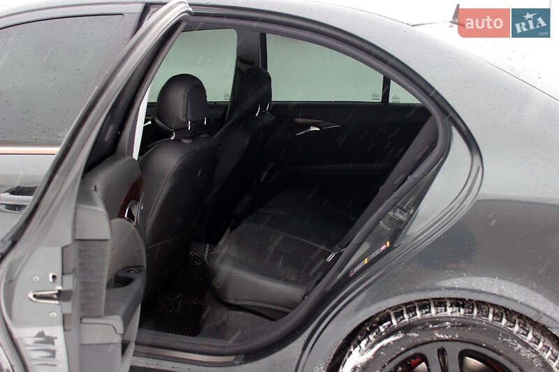 Седан Mercedes-Benz E-Class 2002 в Кременці