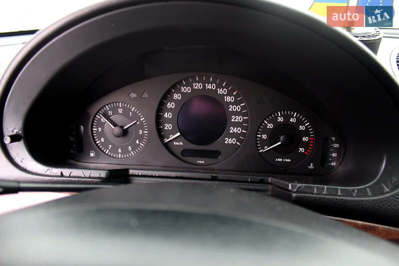 Седан Mercedes-Benz E-Class 2002 в Кременці