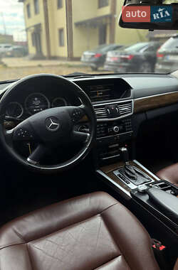 Седан Mercedes-Benz E-Class 2010 в Коломые