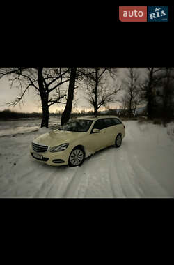 Универсал Mercedes-Benz E-Class 2013 в Черновцах