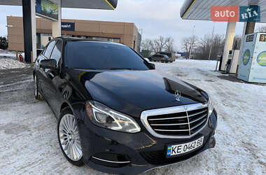Седан Mercedes-Benz E-Class 2015 в Днепре