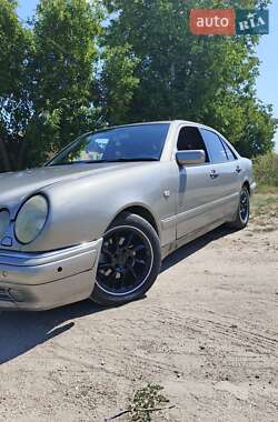 Седан Mercedes-Benz E-Class 1998 в Компаніївці