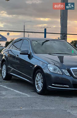 Седан Mercedes-Benz E-Class 2011 в Виннице