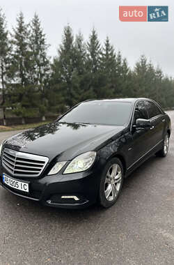 Седан Mercedes-Benz E-Class 2009 в Ильинцах