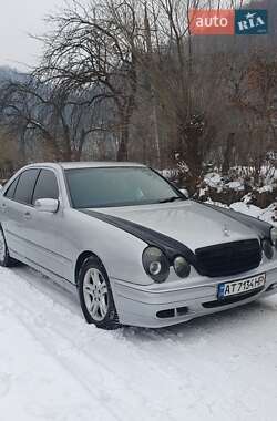 Седан Mercedes-Benz E-Class 2000 в Косове