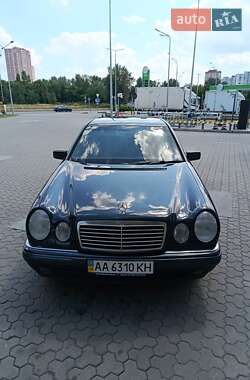 Седан Mercedes-Benz E-Class 1998 в Киеве