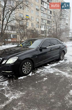 Седан Mercedes-Benz E-Class 2012 в Києві