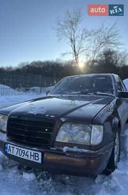Седан Mercedes-Benz E-Class 1994 в Львові