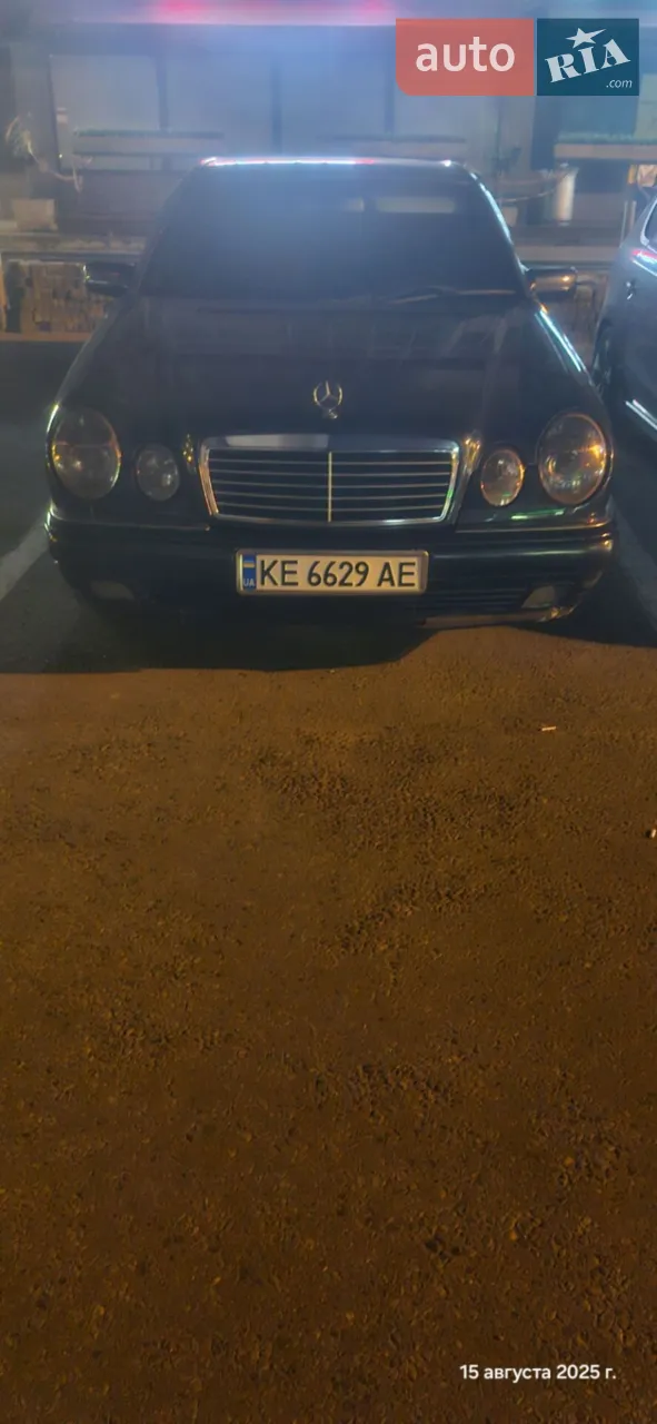 В октябре были поменяны стеклоподьемники по кругу (3 оригинал, 1 аналог).
В декабре было сделано сцепление (проблема была с 1-2 передачей).
В январе была сделана тонировка.
В апреле был отреставрирован стартер.
В августе была замена помпы, радиатора.
В ноябре была замена передних тормозных колодок.
Остаються вопросы: по электрике(на панеле температуру жидкости в машине не показывает, тахометр сбивается если давать больше 3тыс оборотов).
Маленькая мятина на крыле с левой стороны.
Запотевают фары(перепаковать).
Двигатель в отличном состоянии на свои года и пробег.
Расход по городу 7-8 литров.
По всем другим вопросам звоните или пишите вотсап, телеграмм, вайбер. 
Всем хорошо дня.