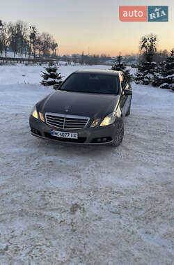 Седан Mercedes-Benz E-Class 2010 в Рівному