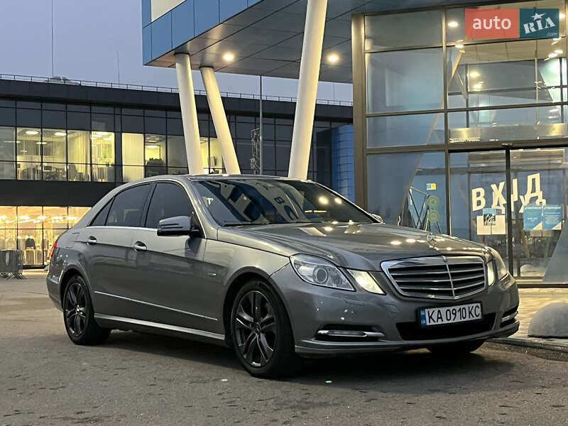 Mercedes-Benz E-Class 2011