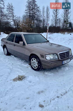 Седан Mercedes-Benz E-Class 1994 в Мостиській