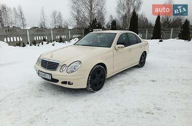 Седан Mercedes-Benz E-Class 2006 в Олевске