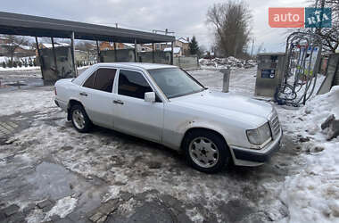 Седан Mercedes-Benz E-Class 1992 в Жовкве