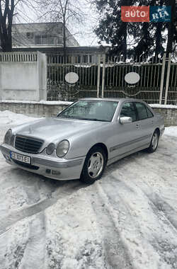 Седан Mercedes-Benz E-Class 2001 в Черновцах
