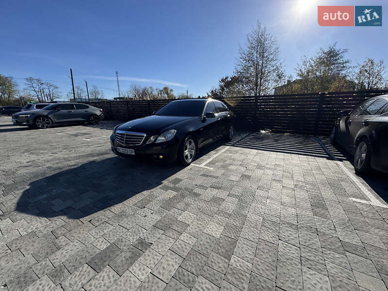 Mercedes-Benz E-Class 2010 Mercedes-Benz E-Class 2010
