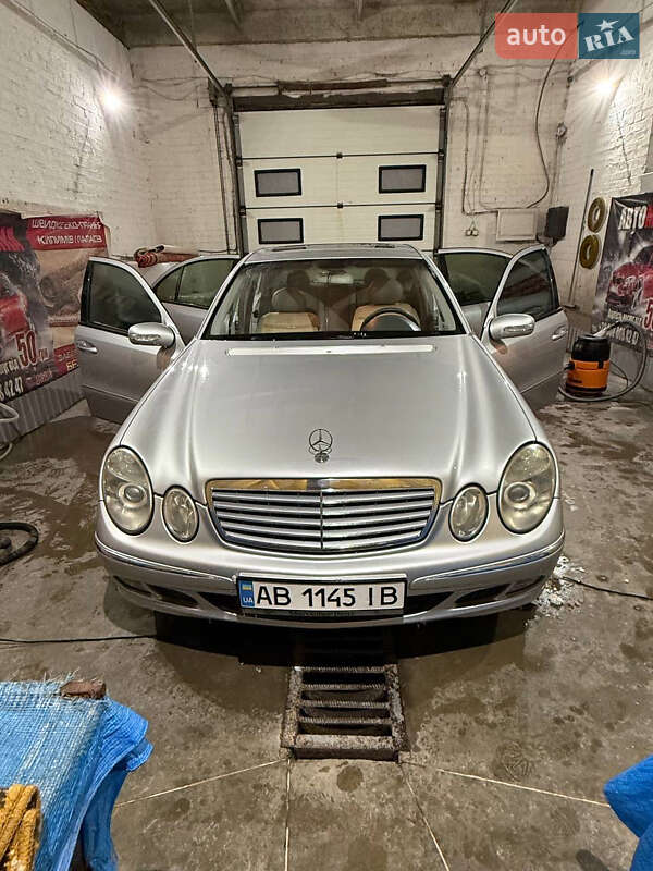 Mercedes-Benz E-Class 2002