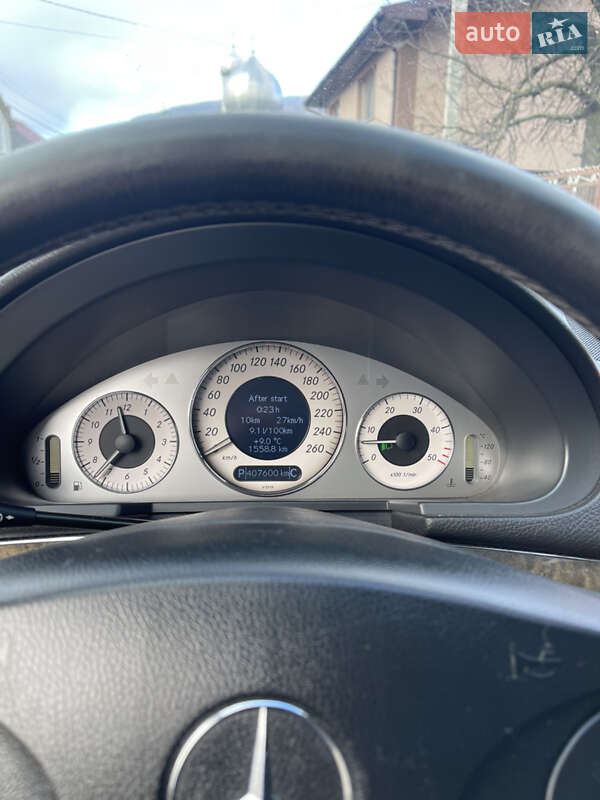 Седан Mercedes-Benz E-Class 2005 в Изе