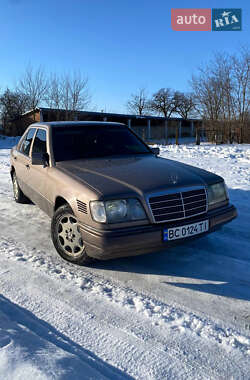 Седан Mercedes-Benz E-Class 1994 в Мостиске