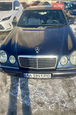 Седан Mercedes-Benz E-Class 1996 в Киеве