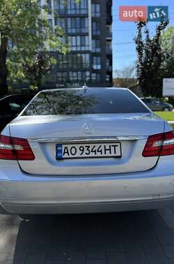 Седан Mercedes-Benz E-Class 2011 в Ужгороде