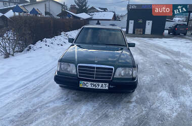 Седан Mercedes-Benz E-Class 1995 в Косові