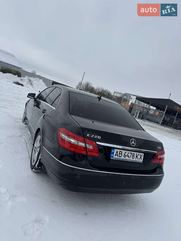 Седан Mercedes-Benz E-Class 2010 в Гайсине