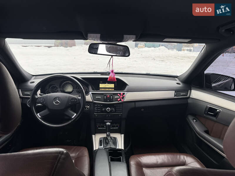 Седан Mercedes-Benz E-Class 2010 в Гайсине