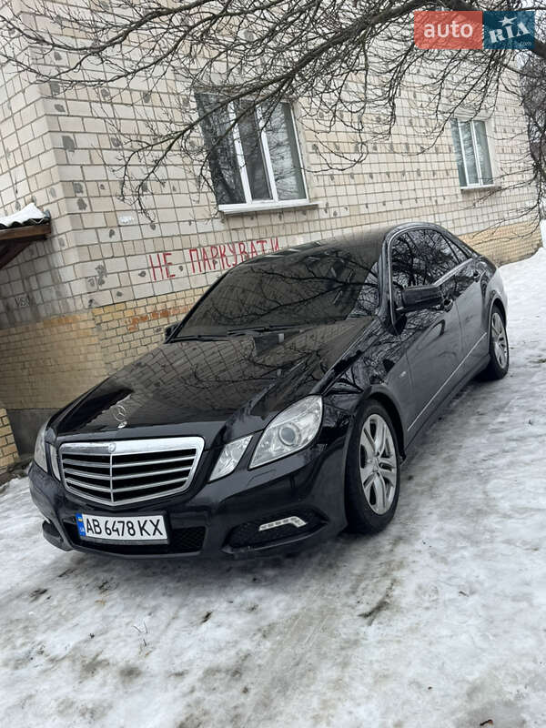 Седан Mercedes-Benz E-Class 2010 в Гайсине