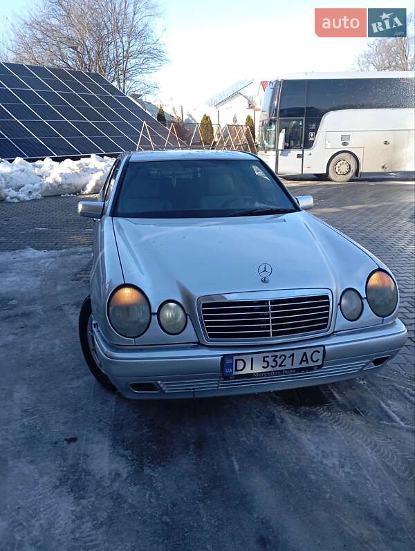 Седан Mercedes-Benz E-Class 1997 в Кицмани