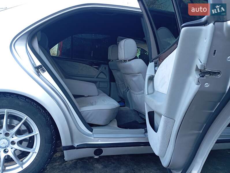 Седан Mercedes-Benz E-Class 1997 в Кицмани