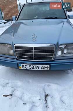 Седан Mercedes-Benz E-Class 1994 в Виннице
