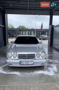 Седан Mercedes-Benz E-Class 1998 в Львове