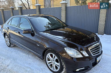 Седан Mercedes-Benz E-Class 2010 в Києві