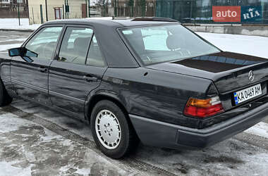 Седан Mercedes-Benz E-Class 1989 в Києві