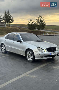 Седан Mercedes-Benz E-Class 2002 в Львове