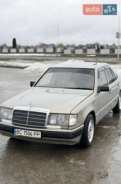 Седан Mercedes-Benz E-Class 1990 в Луцке